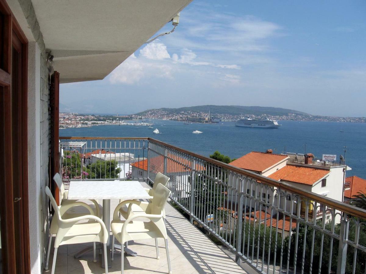 Apartment With Splendid Sea View Trogir Exterior photo