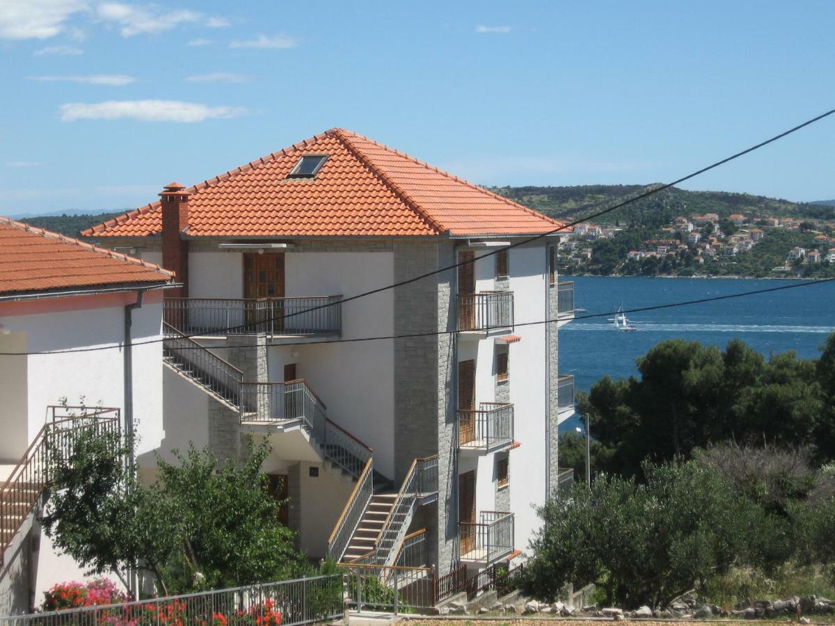 Apartment With Splendid Sea View Trogir Exterior photo